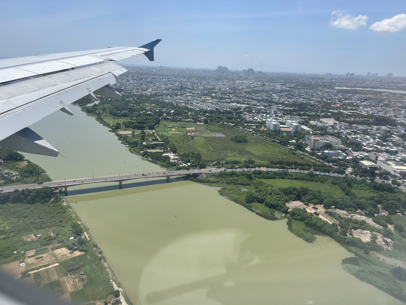 Flycam xâm nhập sân bay Đà Nẵng: Bộ Xây dựng nói gì?  - Ảnh 1.