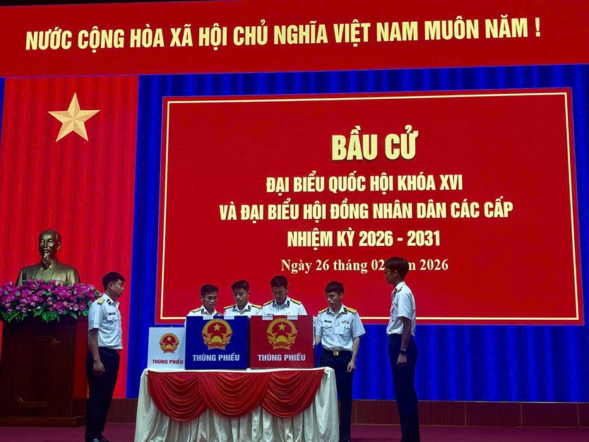 TP. Hồ Chí Minh bầu cử sớm tại một số khu vực sáng nay - Ảnh 2.