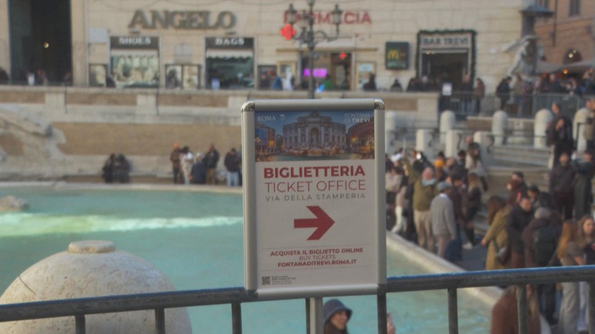 Thủ đô Roma thu phí tham quan đài phun nước Trevi - Ảnh 1.