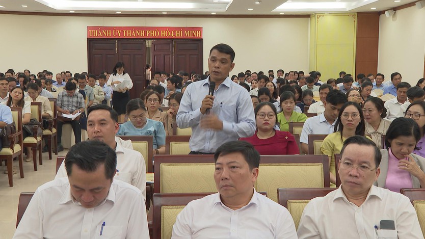 TP. Hồ Chí Minh tổ chức hội nghị lấy ý kiến nhận xét và tín nhiệm của cử tri nơi cư trú đối với người ứng cử đại biểu Quốc hội khóa XVI - Ảnh 2.