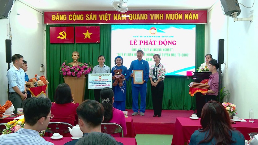 Phường Gia Định lan toả nghĩa tình với hơn 1,5 tỷ đồng ủng hộ người nghèo và biển đảo- Ảnh 3.