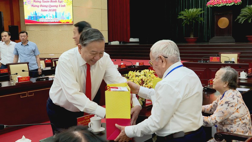 Tổng Bí thư Tô Lâm: TP. Hồ Chí Minh tiếp tục là động lực dẫn dắt trong kỷ nguyên mới - Ảnh 7.