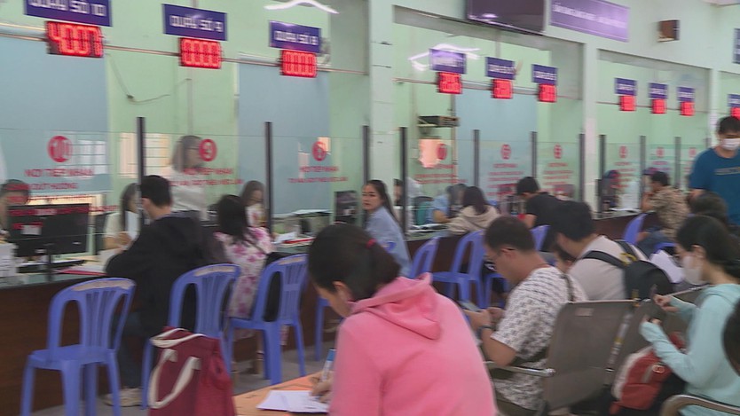 TP. Hồ Chí Minh: "Cơn khát" lao động phổ thông dịp cao điểm Tết - Ảnh 3.