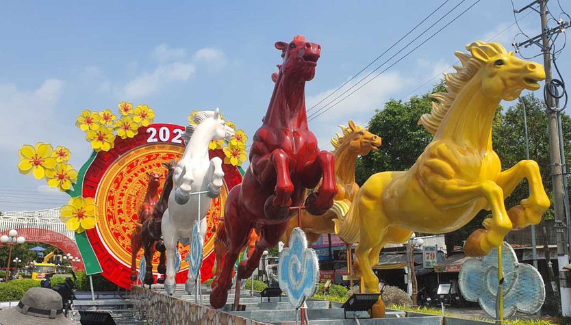 Mãn nhãn với loạt linh vật ngựa Bính Ngọ 2026 độc đáo khắp 3 miền - Ảnh 13.