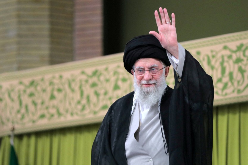 Iran xác nhận Lãnh tụ Tối cao Khamenei thiệt mạng- Ảnh 1.