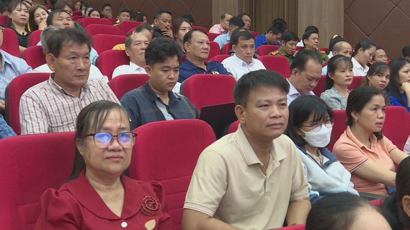 Cử tri Tân Đông Hiệp gửi gắm nhiều kiến nghị đến các ứng cử viên - Ảnh 4.