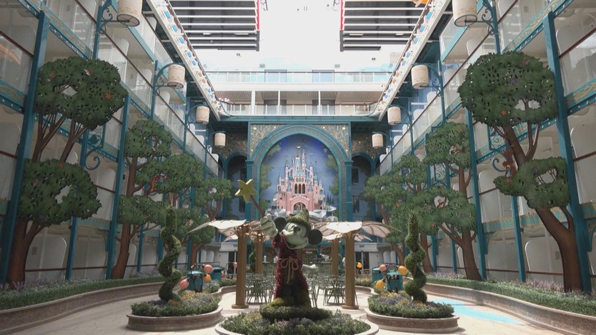 Du thuyền chủ đề Disney khởi hành chuyến đi đầu tiên ở châu Âu - Ảnh 2.