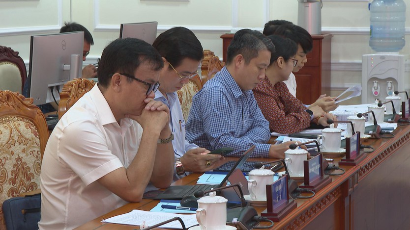 Phiên họp thứ 8 Ủy ban Bầu cử đại biểu Quốc hội khóa XVI và đại biểu HĐND Thành phố- Ảnh 1.