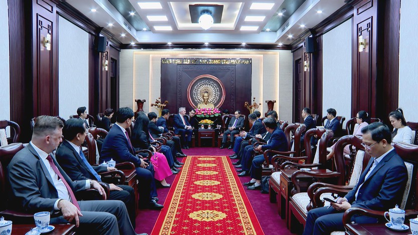 Bí thư Thành ủy TP. Hồ Chí Minh liên Liên danh Nhà đầu tư Quốc tế  - Ảnh 1.
