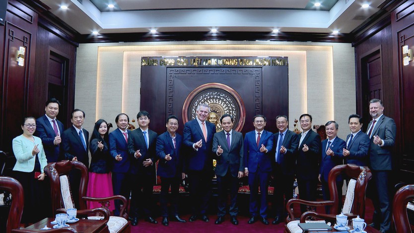 Bí thư Thành ủy TP. Hồ Chí Minh liên Liên danh Nhà đầu tư Quốc tế  - Ảnh 2.