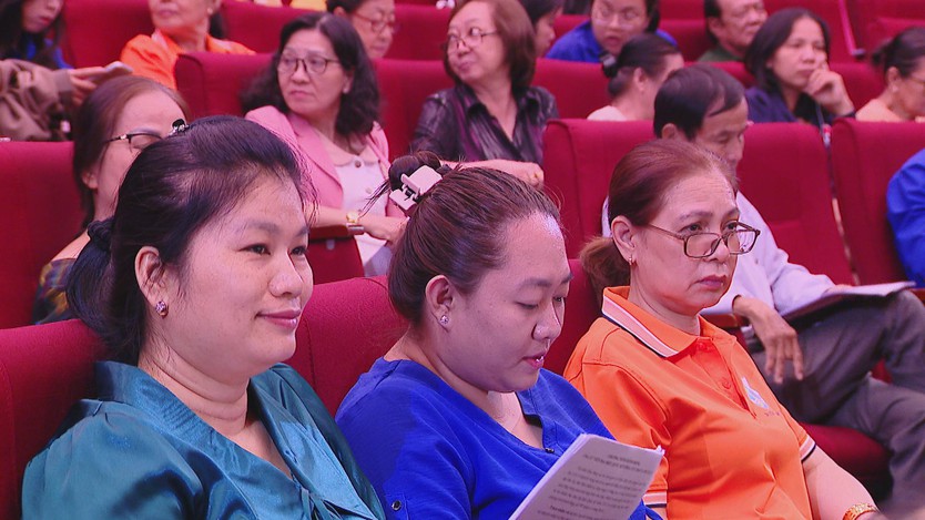 Tổ đại biểu Quốc hội đơn vị số 7 và tổ đại biểu HĐND đơn vị số 18 tiếp xúc cử tri phường Vĩnh Hội, TP. Hồ Chí Minh - Ảnh 6.