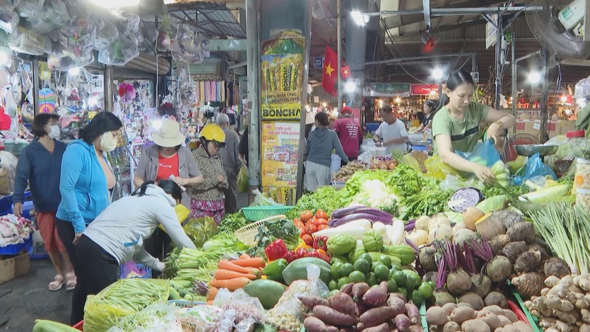 Ngăn chặn làn sóng tăng giá và bài toán ổn định thị trường khi nhiên liệu biến động - Ảnh 2.