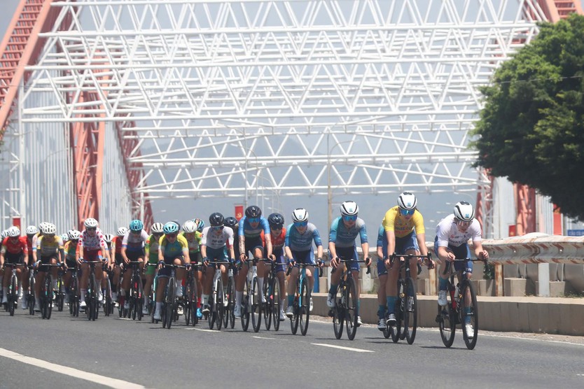 Chặng 4 UCI Biwase Cup: Nguyễn Thị Thật giành Áo xanh thuyết phục - Ảnh 1.