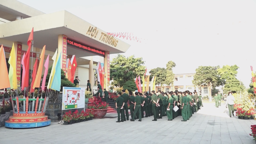 Cán bộ, chiến sĩ Quân đoàn 34 tích cực tham gia ngày hội bầu cử - Ảnh 2.