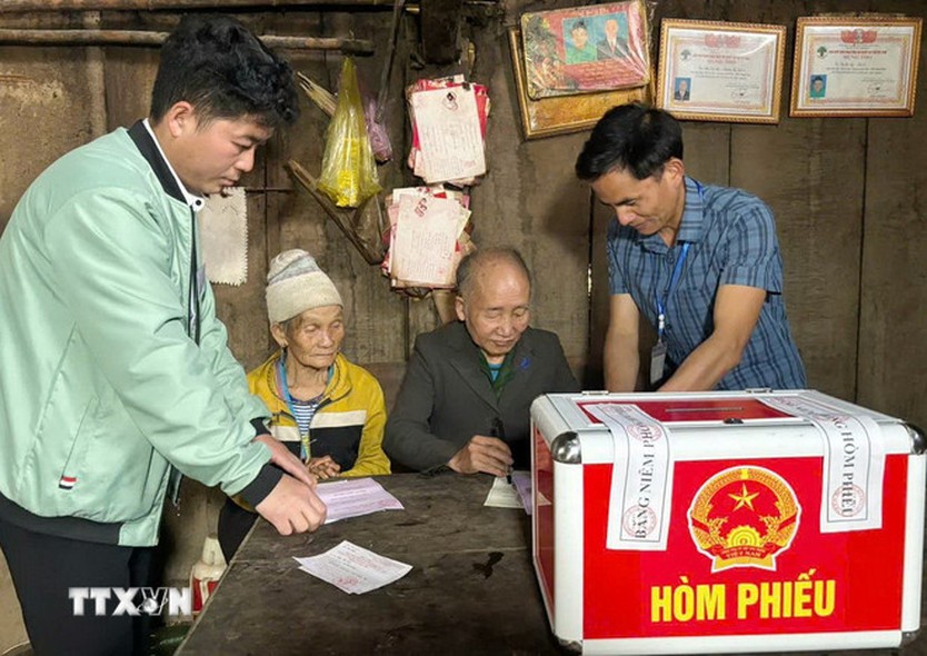 Tỷ lệ cử tri đi bỏ phiếu trên địa bàn TP. Hồ Chí Minh đạt 99% - Ảnh 3.