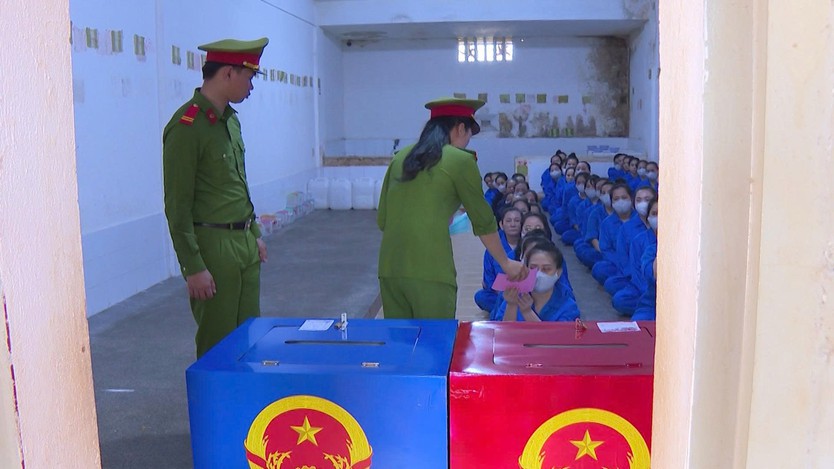 Hàng nghìn “cử tri đặc biệt” thực hiện quyền bầu cử tại Trại tạm giam Chí Hòa - Ảnh 2.