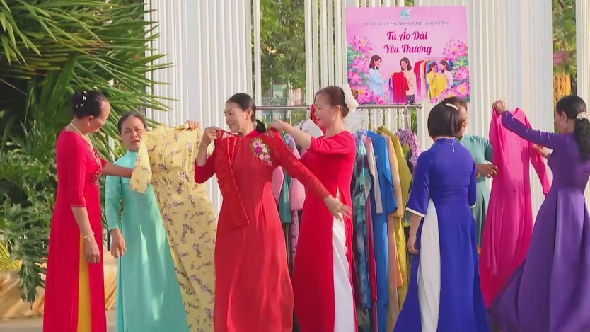 TP. Hồ Chí Minh lan tỏa mô hình “Tủ áo dài yêu thương” - Ảnh 2.