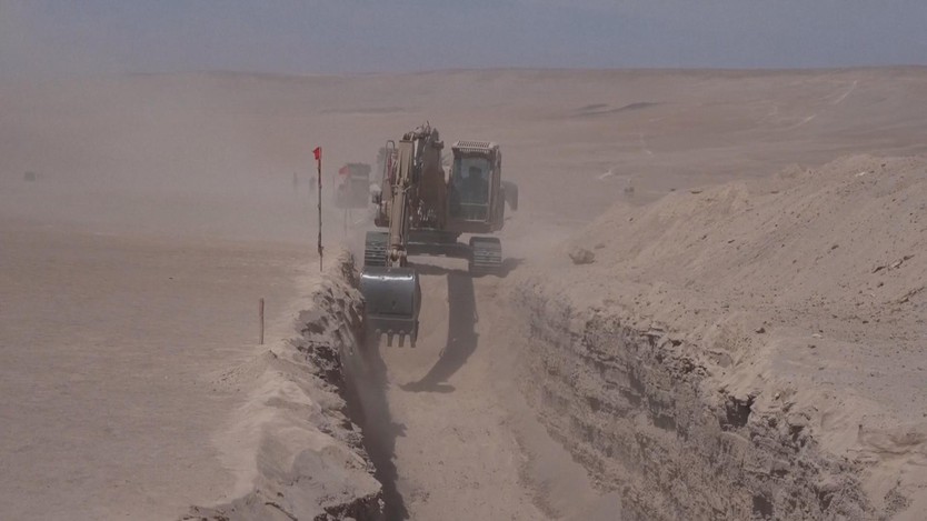 Chile: Xây dựng hệ thống rào chắn ngăn làn sóng nhập cư trái phép - Ảnh 2.