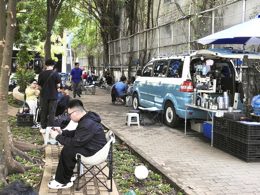 Check-in Nhà Văn hóa Thanh niên phiên bản mới: góc nào cũng thành ảnh đẹp - Ảnh 2.