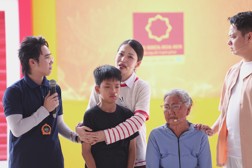 Xót xa khi bé Hoàng Tâm nói "Con chỉ là một đứa trẻ bất hạnh" - Mái ấm gia đình Việt - Ảnh 11.