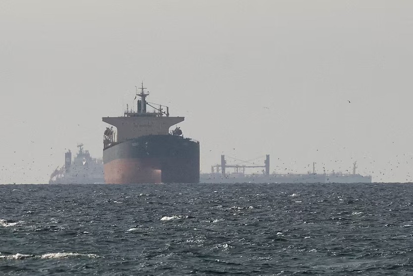 Mỹ nới lỏng lệnh trừng phạt với dầu mỏ Iran - Ảnh 1.
