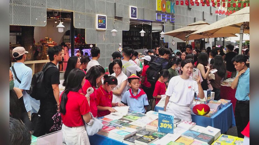 Đường Sách TP. Hồ Chí Minh: Doanh thu hơn 62 tỉ đồng, bước vào giai đoạn phát triển mới - Ảnh 3.