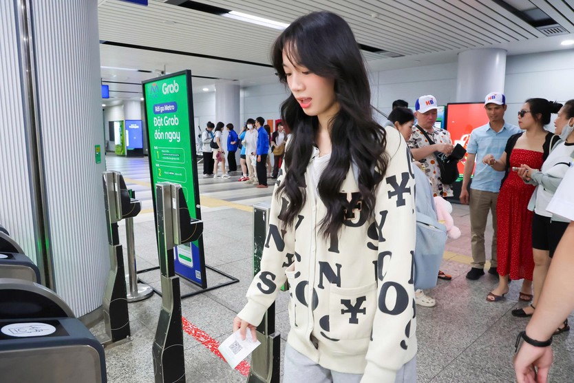 Áp lực giá xăng, sinh viên tìm đến Metro- Ảnh 3.