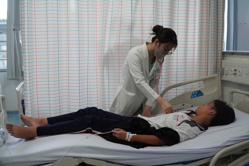 Nghi ngộ độc thực phẩm sau khi ăn bánh mì tại phường Vũng Tàu - Ảnh 1.