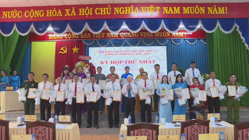 Phường Phú An hoàn thiện bộ máy, thúc đẩy cải cách và chuyển đổi số- Ảnh 1.