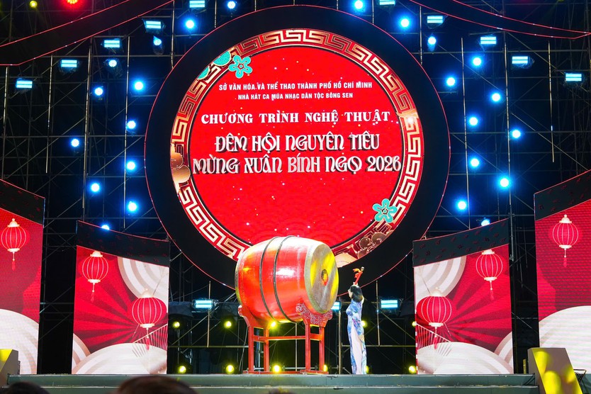 Rực rỡ đêm hội Nguyên tiêu, đậm sắc màu văn hóa Việt - Hoa - Ảnh 2.