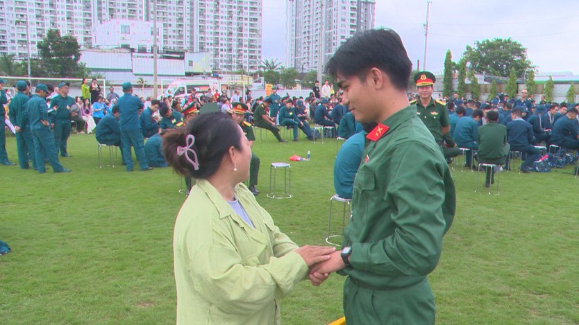 Sôi nổi ngày hội giao nhận quân 2026: Khí thế tuổi trẻ lan toả khắp TP. Hồ Chí Minh- Ảnh 5.