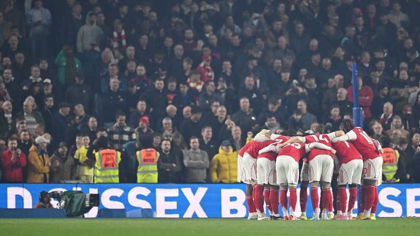 Đánh bại Brighton, Arsenal cho Man City "ngửi khói"- Ảnh 1.