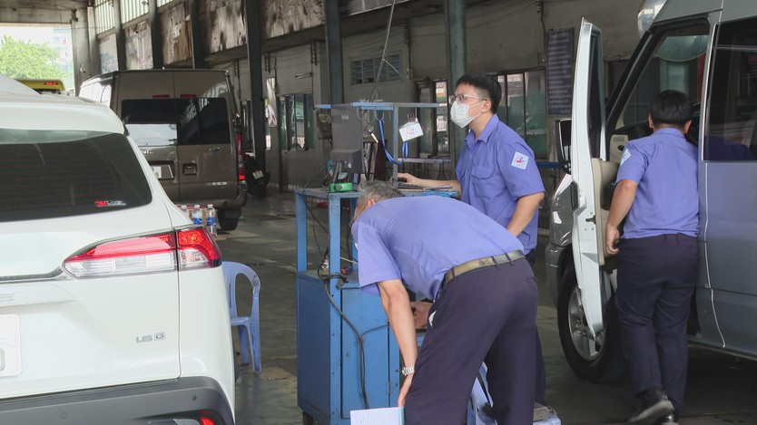 Đăng kiểm điện tử và chuẩn khí thải mới tại TP. Hồ Chí Minh từng bước ổn định - Ảnh 3.