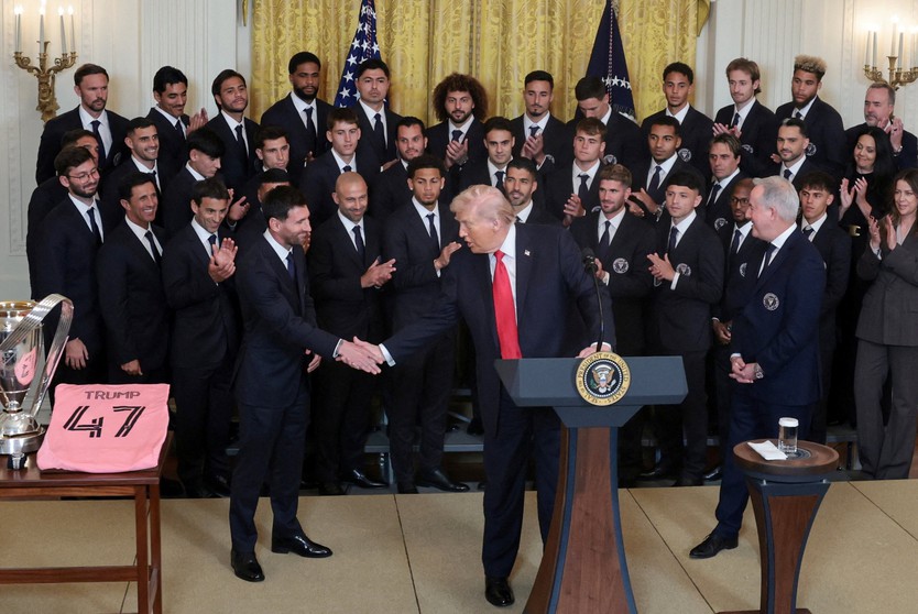 Messi gây sốt trong chuyến thăm Nhà Trắng, được Tổng thống Mỹ Donald Trump khen giỏi hơn… Pele- Ảnh 2.