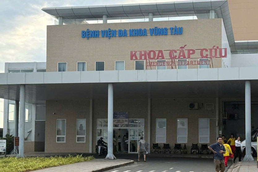 Ngộ độc khí clo, 18 người nhập viện điều trị ở TP. Hồ Chí Minh - Ảnh 1.