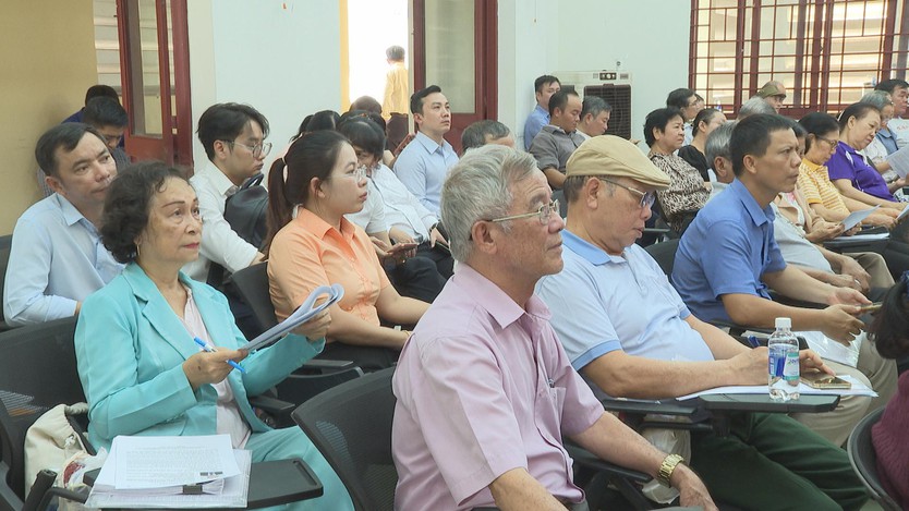 Ứng cử viên đại biểu Quốc hội và HĐND TP. Hồ Chí Minh tiếp xúc cử tri phường Phú Thạnh - Ảnh 4.