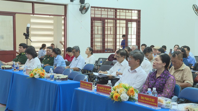 Ứng cử viên đại biểu Quốc hội và HĐND TP. Hồ Chí Minh tiếp xúc cử tri phường Phú Thạnh - Ảnh 5.