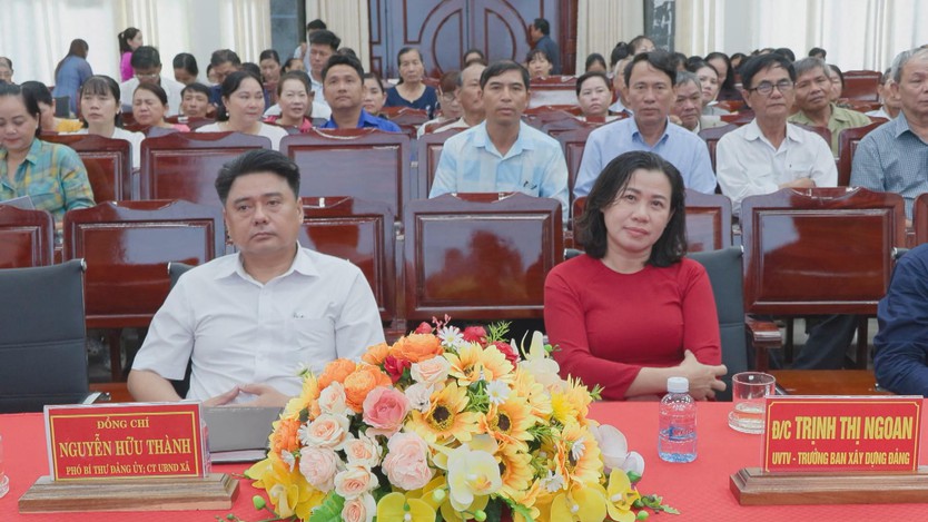 Ứng cử viên đại biểu HĐND TP. Hồ Chí Minh tiếp xúc cử tri tại xã Dầu Tiếng và xã Long Hòa - Ảnh 2.