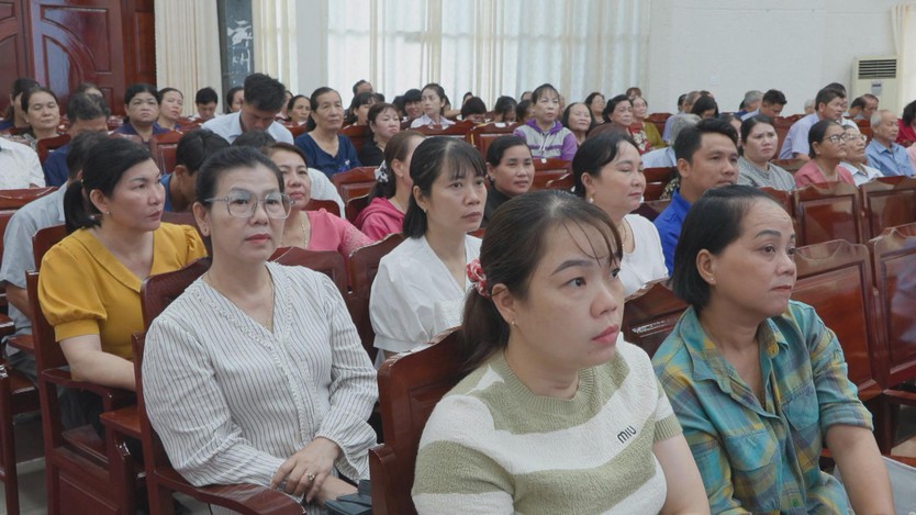 Ứng cử viên đại biểu HĐND TP. Hồ Chí Minh tiếp xúc cử tri tại xã Dầu Tiếng và xã Long Hòa - Ảnh 3.