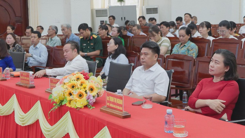 Ứng cử viên đại biểu HĐND TP. Hồ Chí Minh tiếp xúc cử tri tại xã Dầu Tiếng và xã Long Hòa - Ảnh 4.