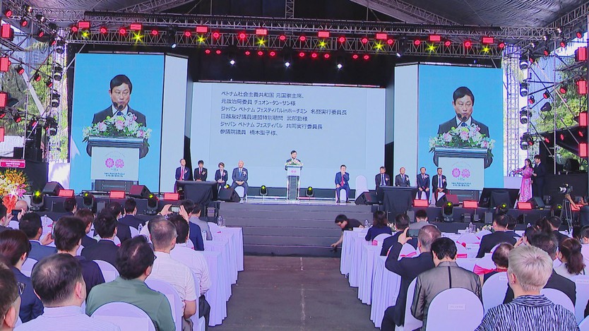 Khai mạc Lễ hội Việt – Nhật lần thứ 11: “Liên minh hoa anh đào – hoa sen” thắt chặt tình hữu nghị - Ảnh 2.
