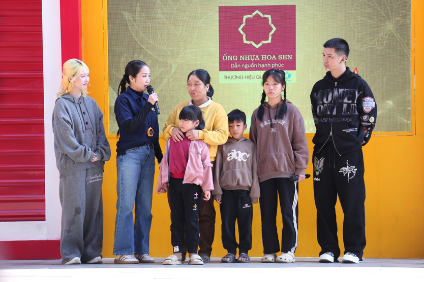Mái ấm gia đình Việt: Cha sống thực vật, Hải Yến vừa đi học vừa phụ mẹ chăm cha - Ảnh 7.