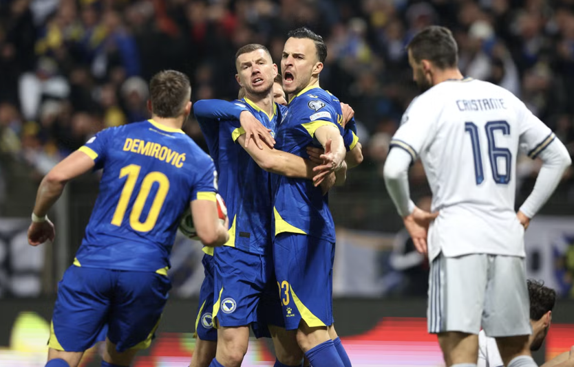 Xác định trọn vẹn 48 đội bóng tham dự World Cup 2026; Italia lần thứ 3 lỡ hẹn - Ảnh 3.