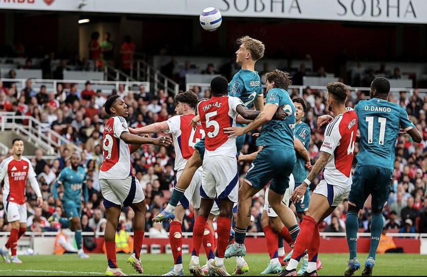 Arsenal tăng tốc đua vô địch - Ảnh 1.