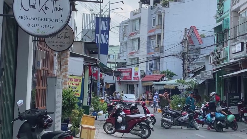 Hỗ trợ 65 triệu đồng cho các nạn nhân trong vụ cháy nhà trọ tại phường Tân Thới Hiệp- Ảnh 1.