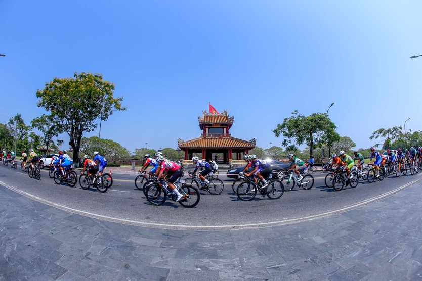 Hình ảnh đẹp chặng 9: Vòng đua TP. Huế- Ảnh 3.