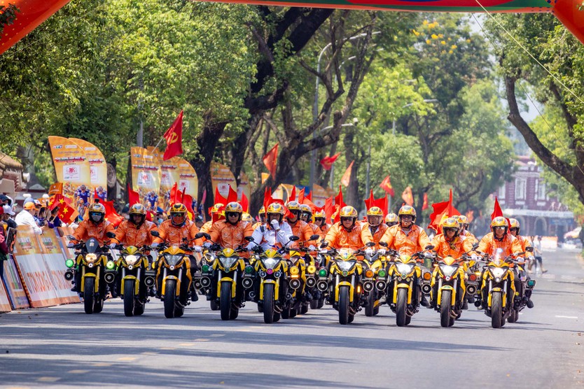 Hình ảnh đẹp chặng 9: Vòng đua TP. Huế- Ảnh 11.