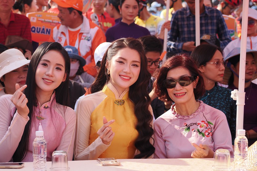 Hình ảnh đẹp chặng 9: Vòng đua TP. Huế- Ảnh 18.
