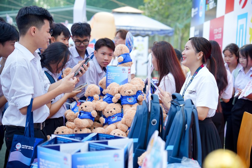 Hơn 1.500 học sinh trải nghiệm ngành nghề tại Future Fest BETU 2026 - Ảnh 1.