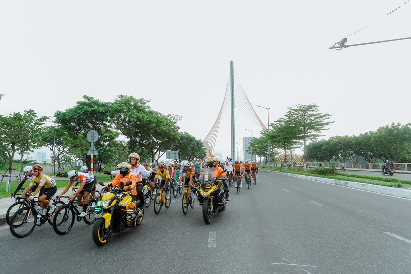 Ảnh đẹp chặng 11 Cúp Truyền hình 2026: Giữa miền Trung nắng gió- Ảnh 1.